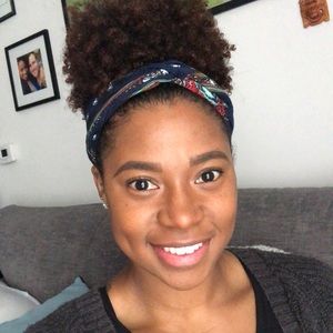 Meet your Posher, Adina